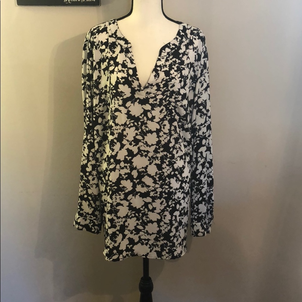 Black and White Floral Top